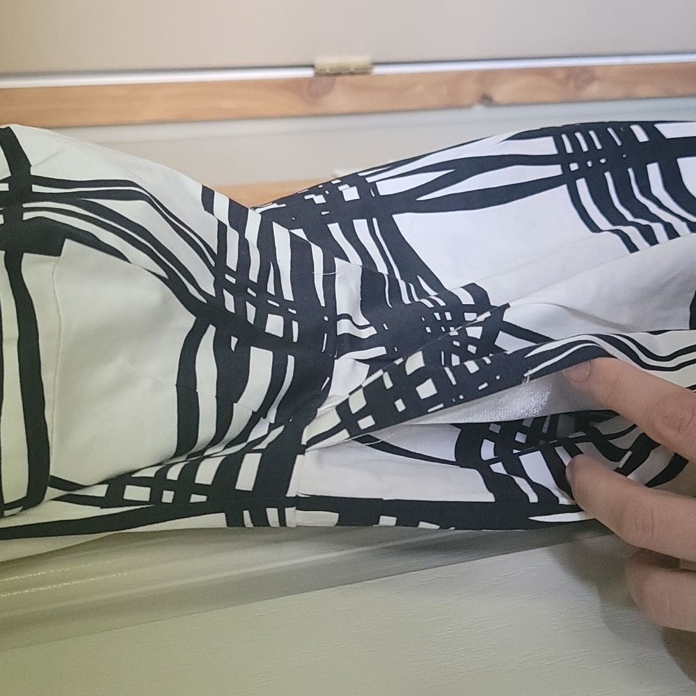 Express design studio tubetop dress w/ functional pockets Silky and soft inside - Picture 3 of 6